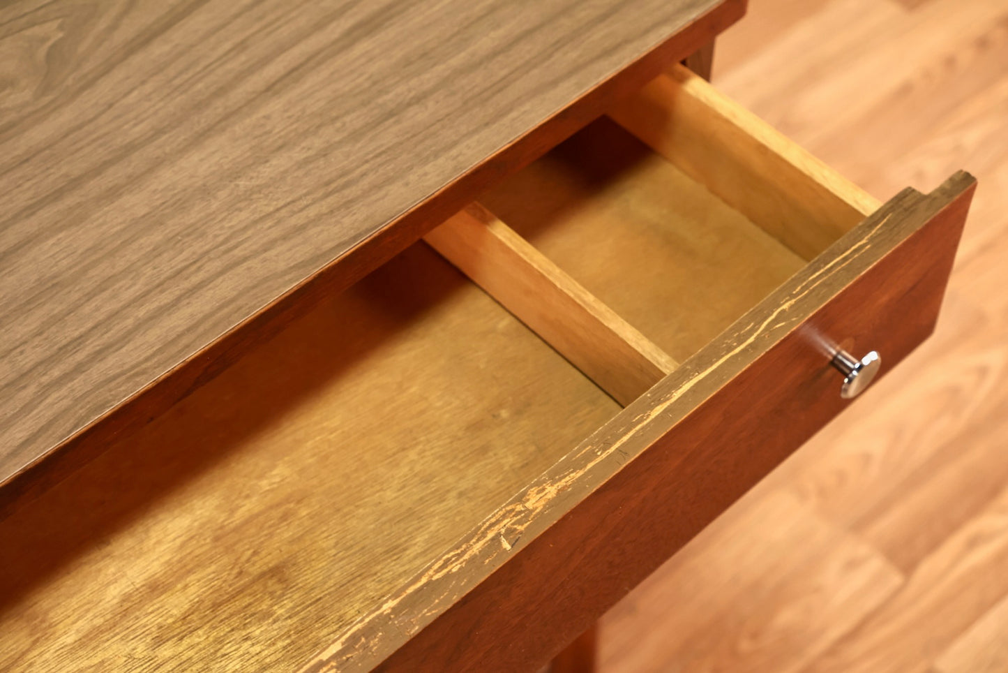 Metropolitan Walnut & Laminate 4-Drawer Desk