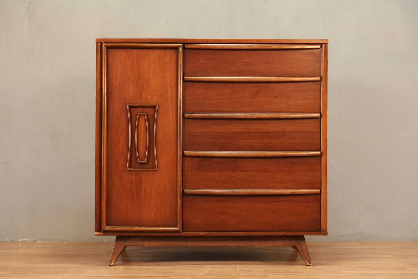 Mid Century 10-Drawer Bachelor's Chest