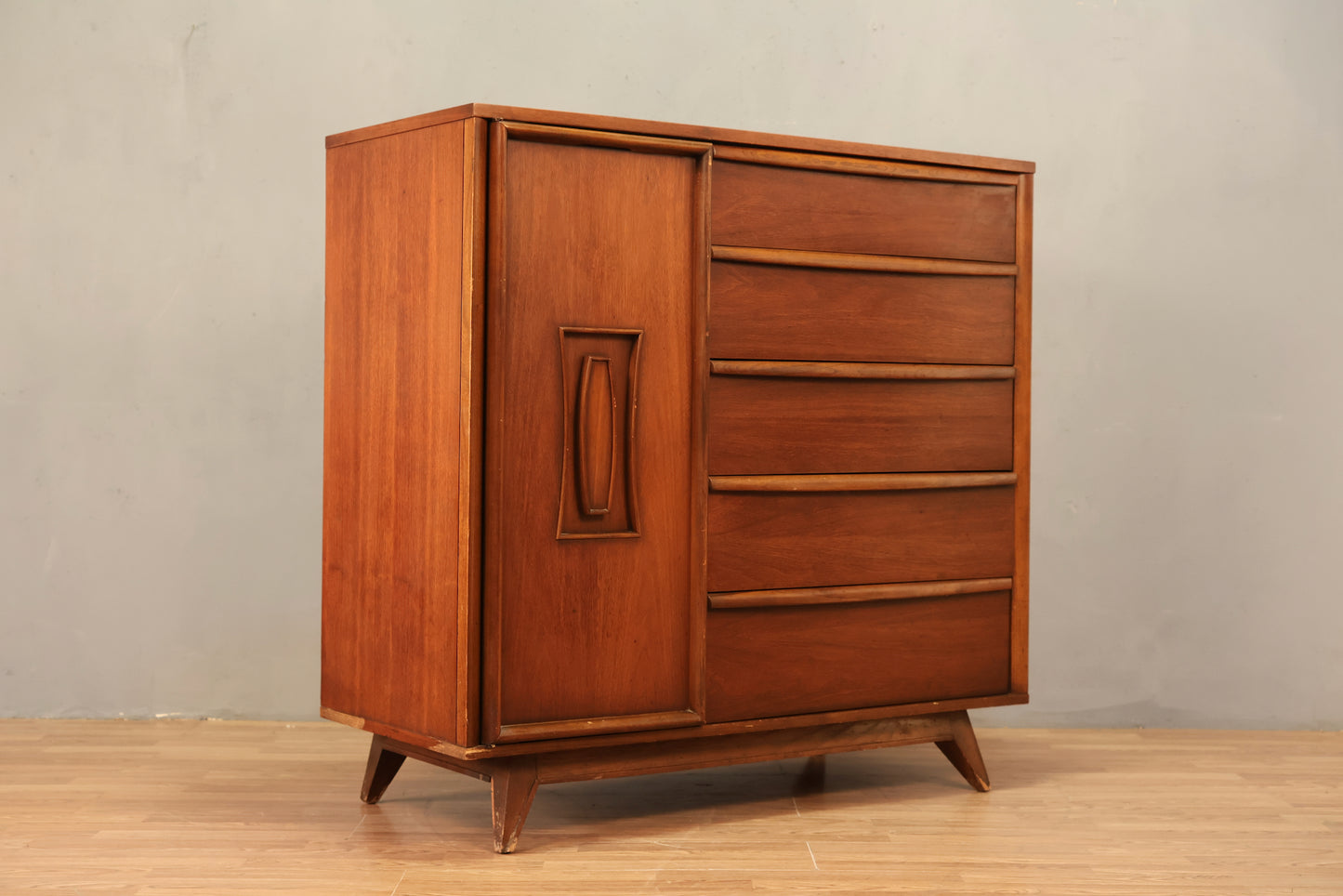 Mid Century 10-Drawer Bachelor's Chest