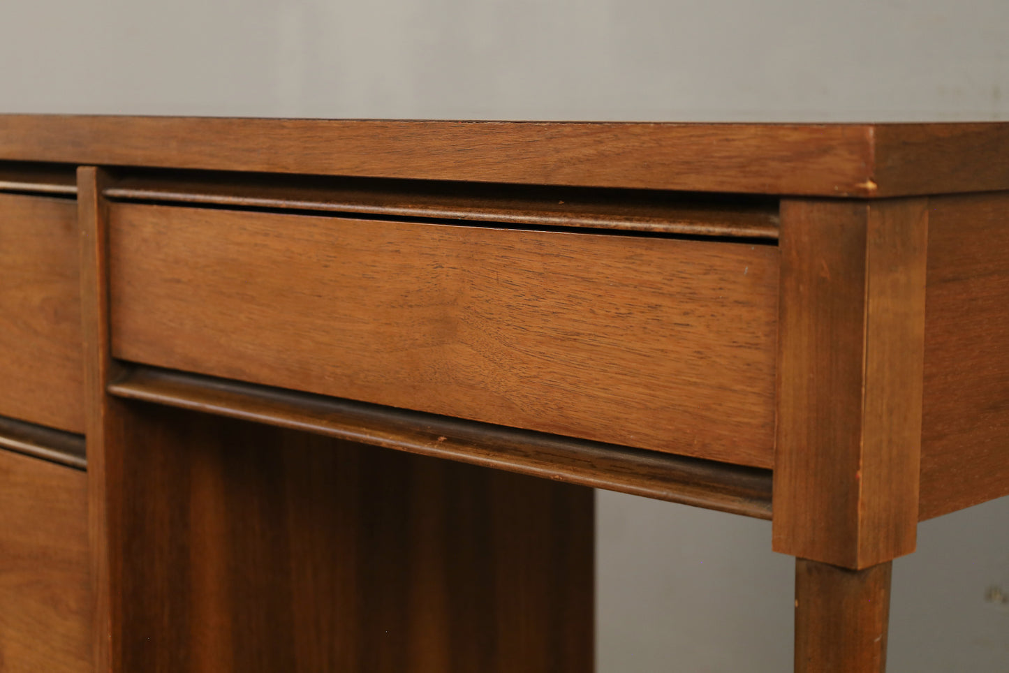 Classic Walnut & Laminate 4-Drawer Desk