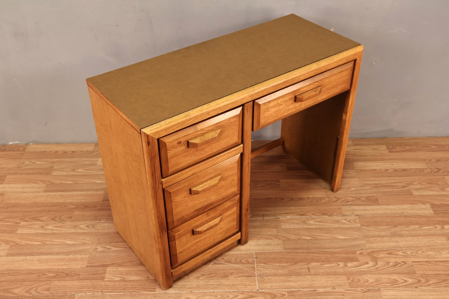 Lea Oak & Laminate 4-Drawer Desk