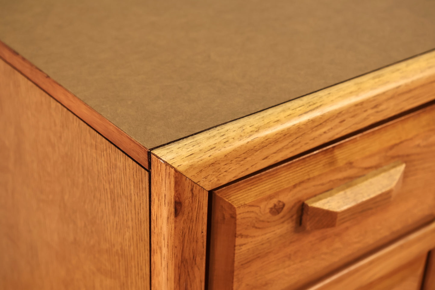 Lea Oak & Laminate 4-Drawer Desk
