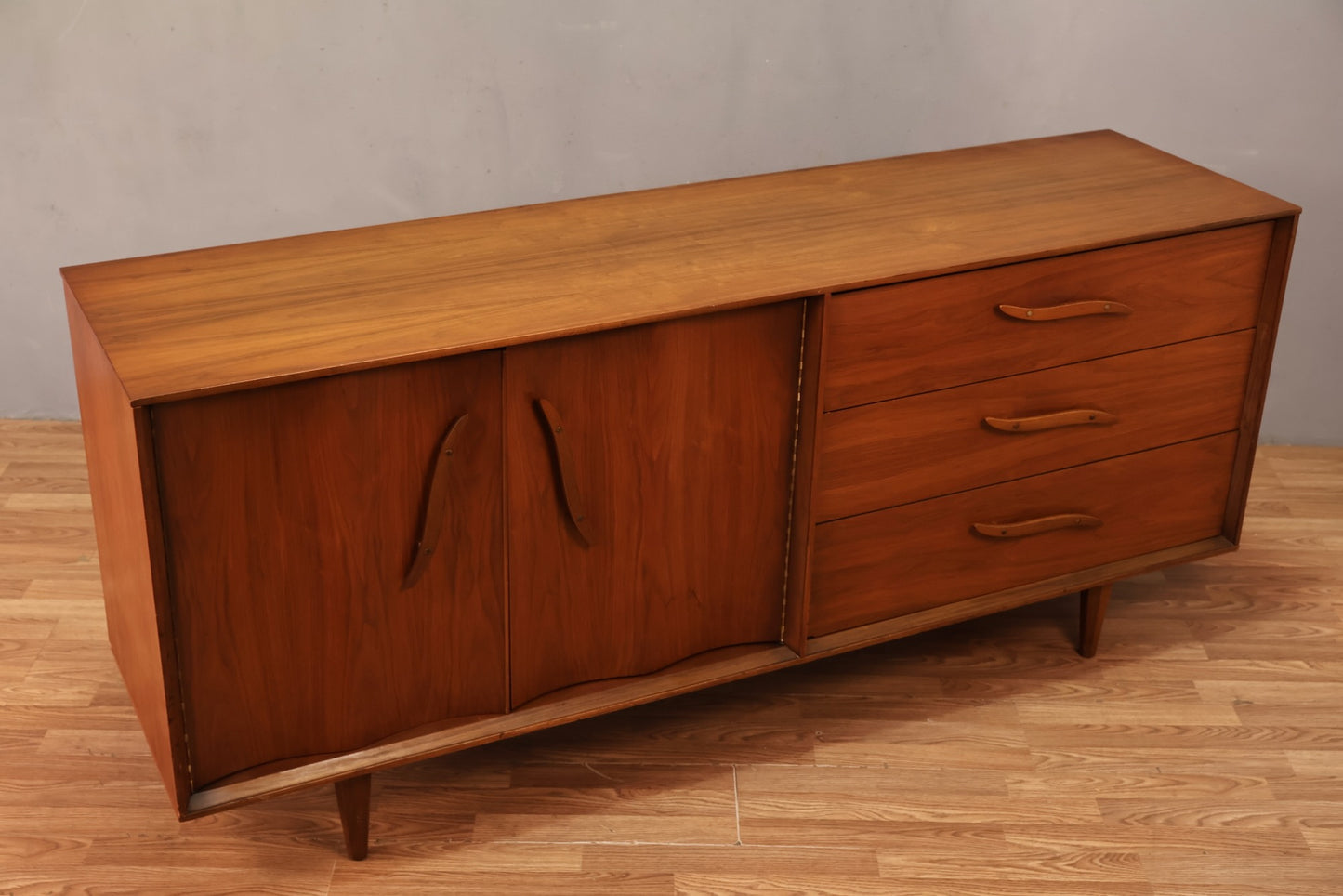 Unagusta Walnut Wave 6-Drawer Credenza