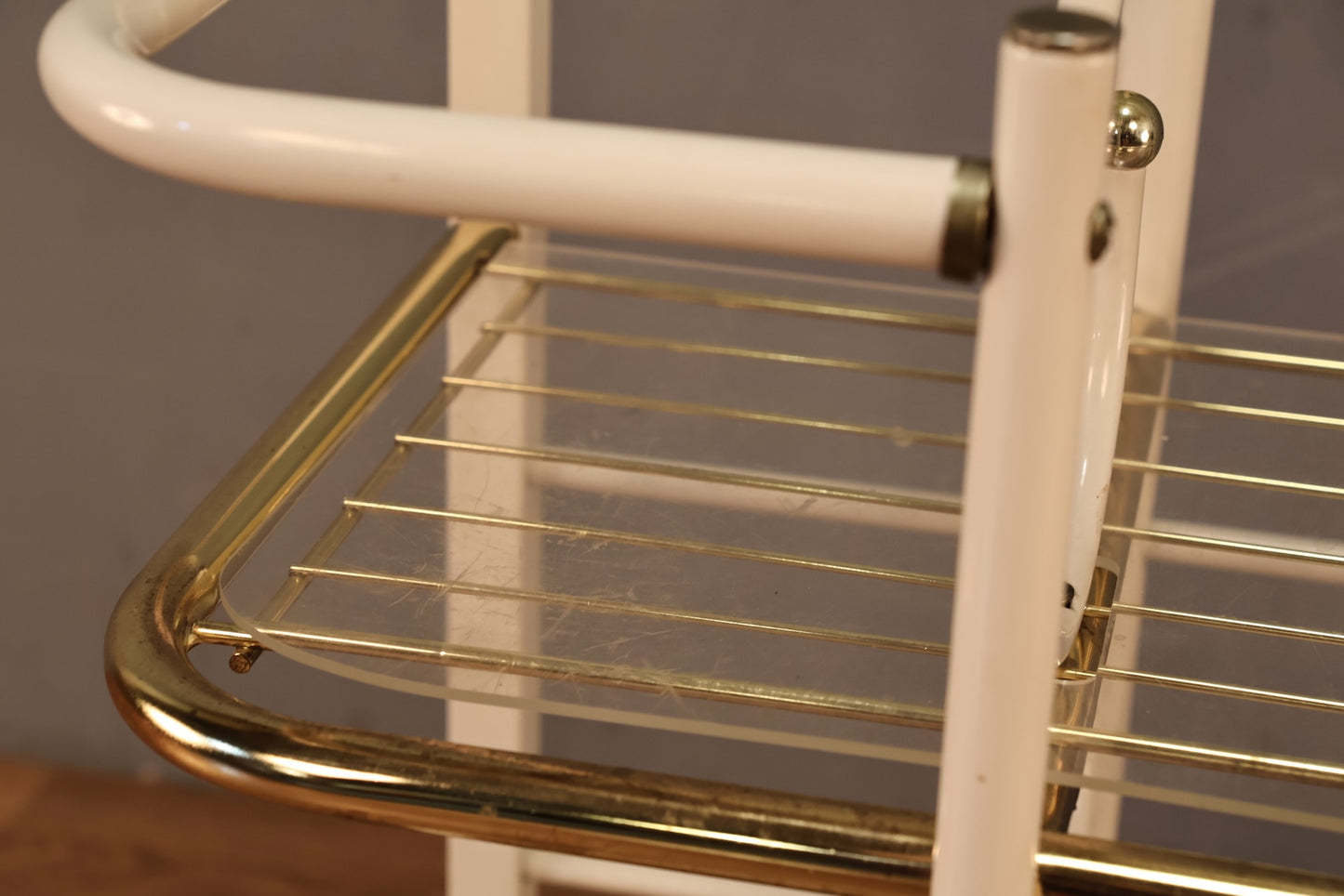White Curlicue 4-Tier Baker's Rack
