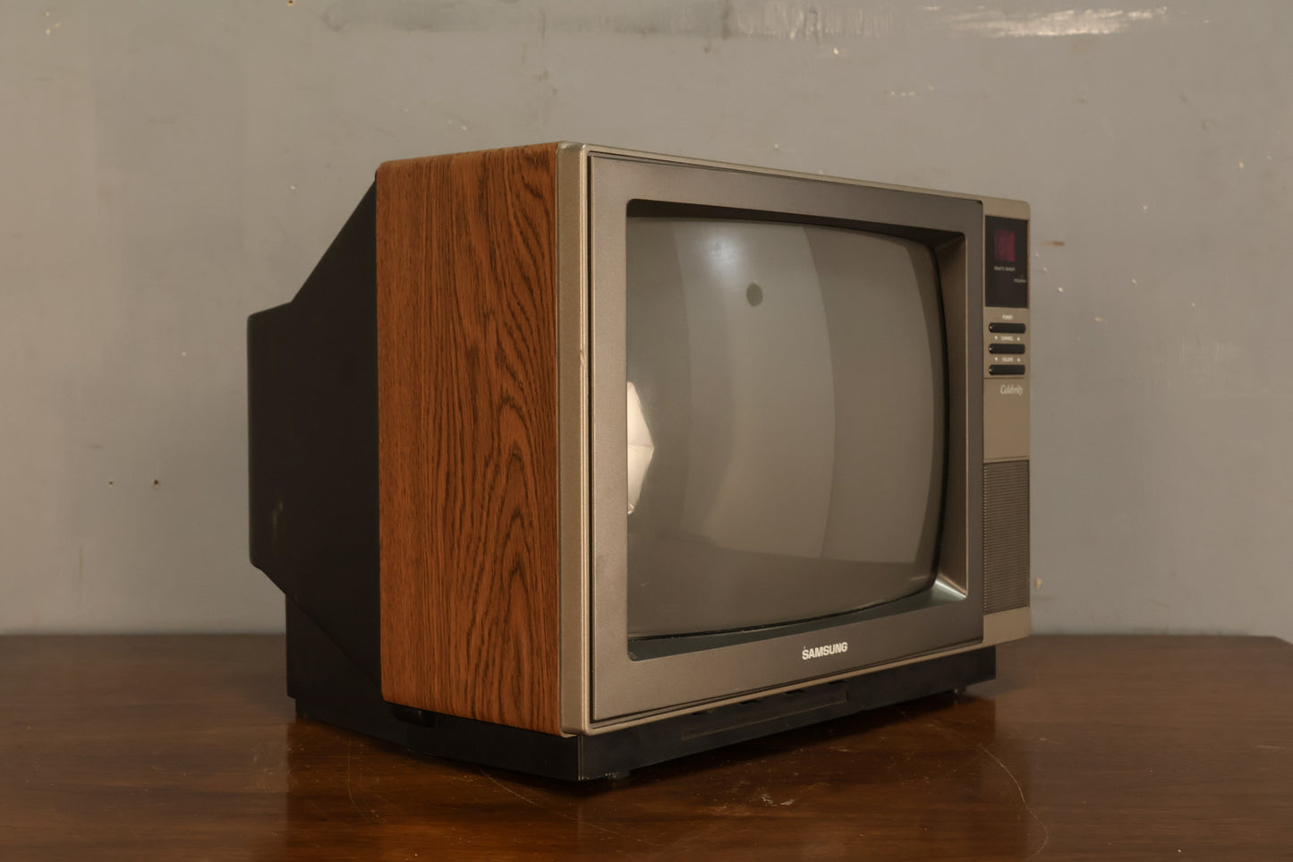 Samsung Woodgrain Television