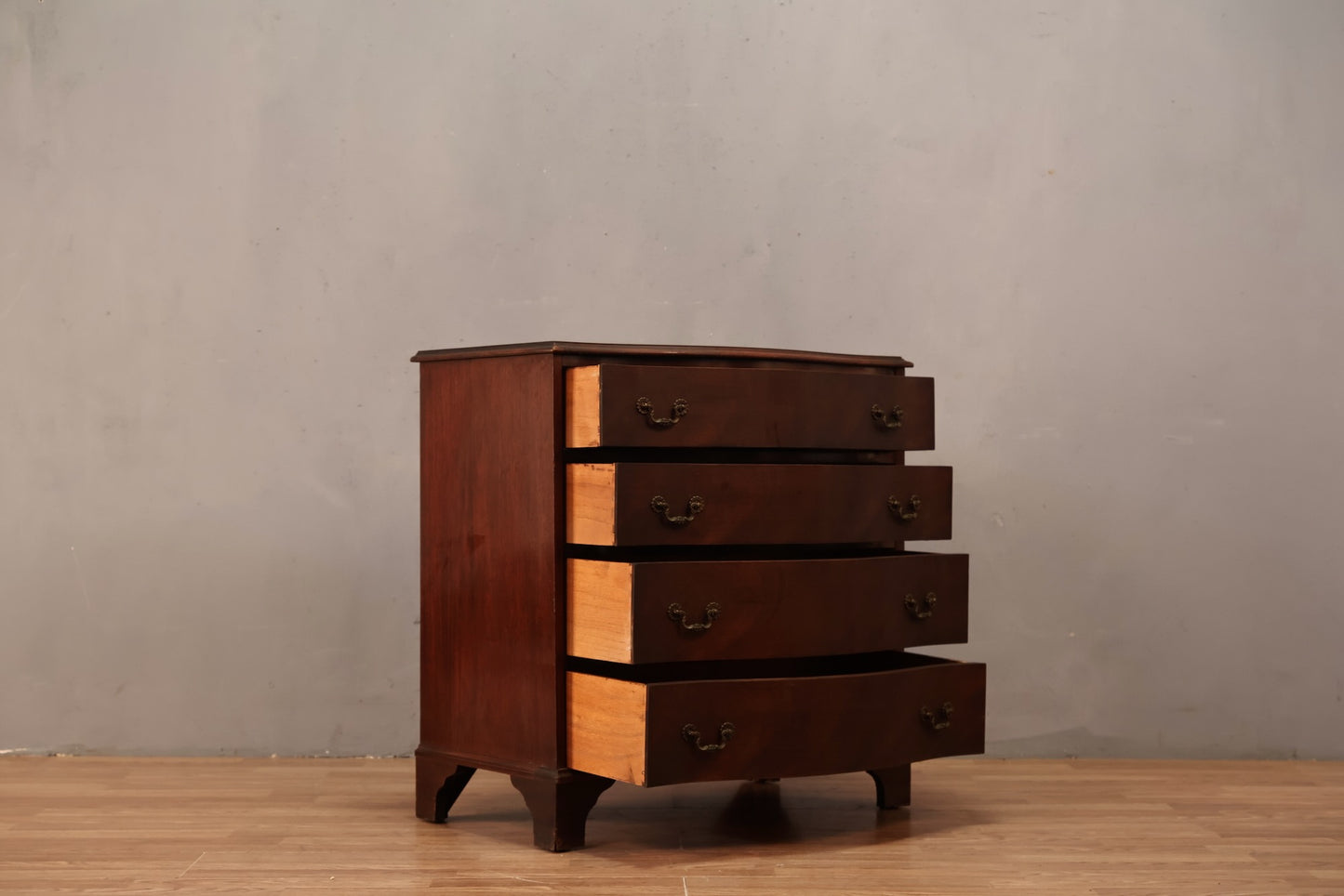 Mahogany Serpentine 4-Drawer Commode