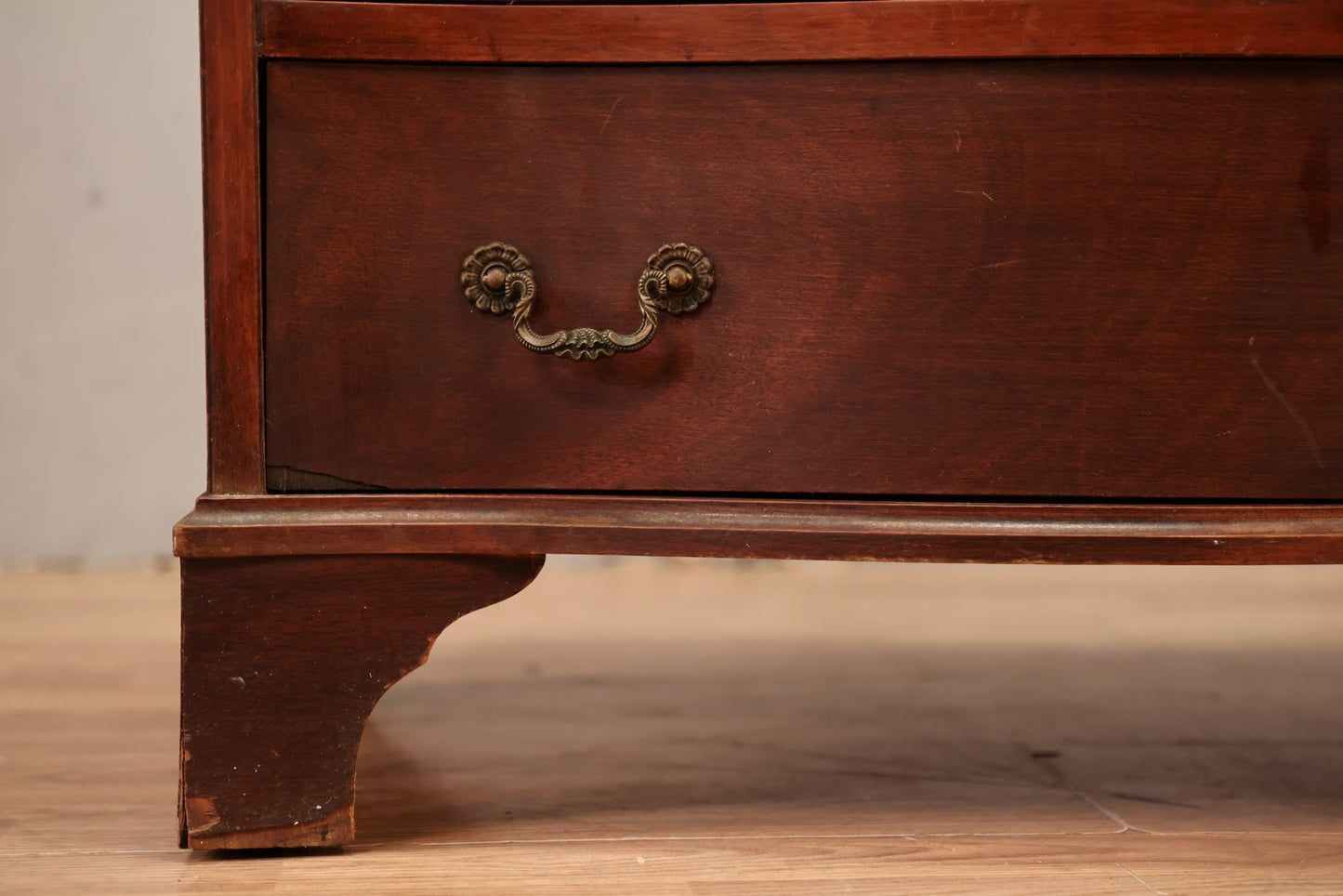 Mahogany Serpentine 4-Drawer Commode