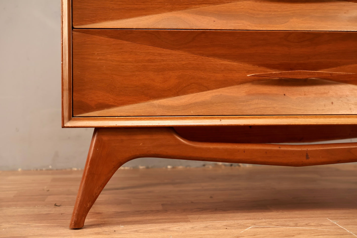 Luxe 1960s 5-Drawer Bachelor's Chest