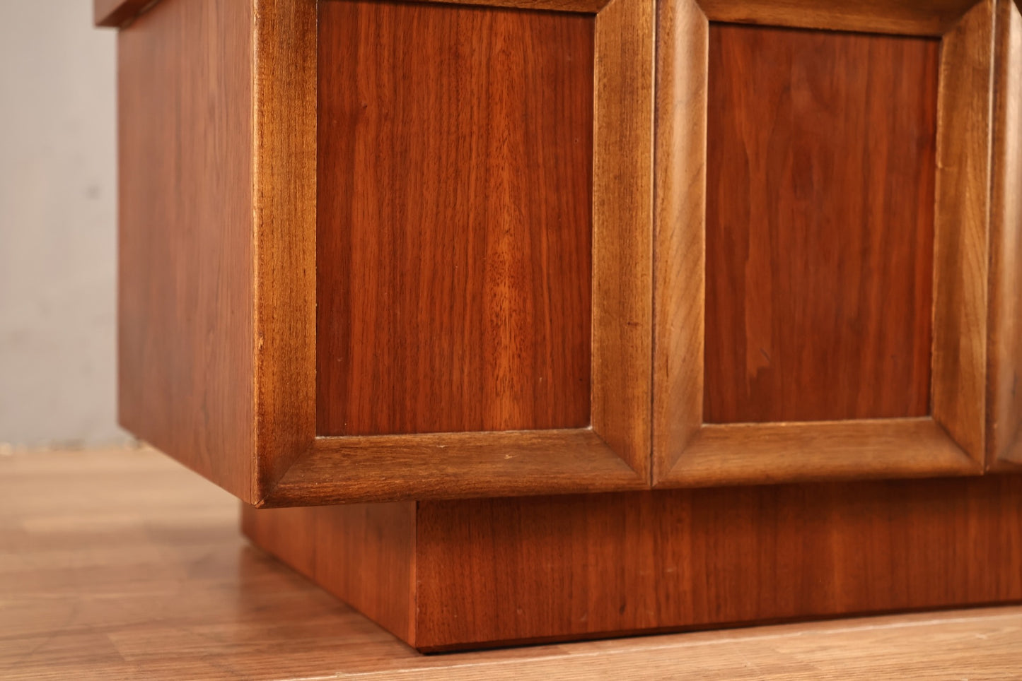 Lane Mid Century "Princess" Cedar Chest