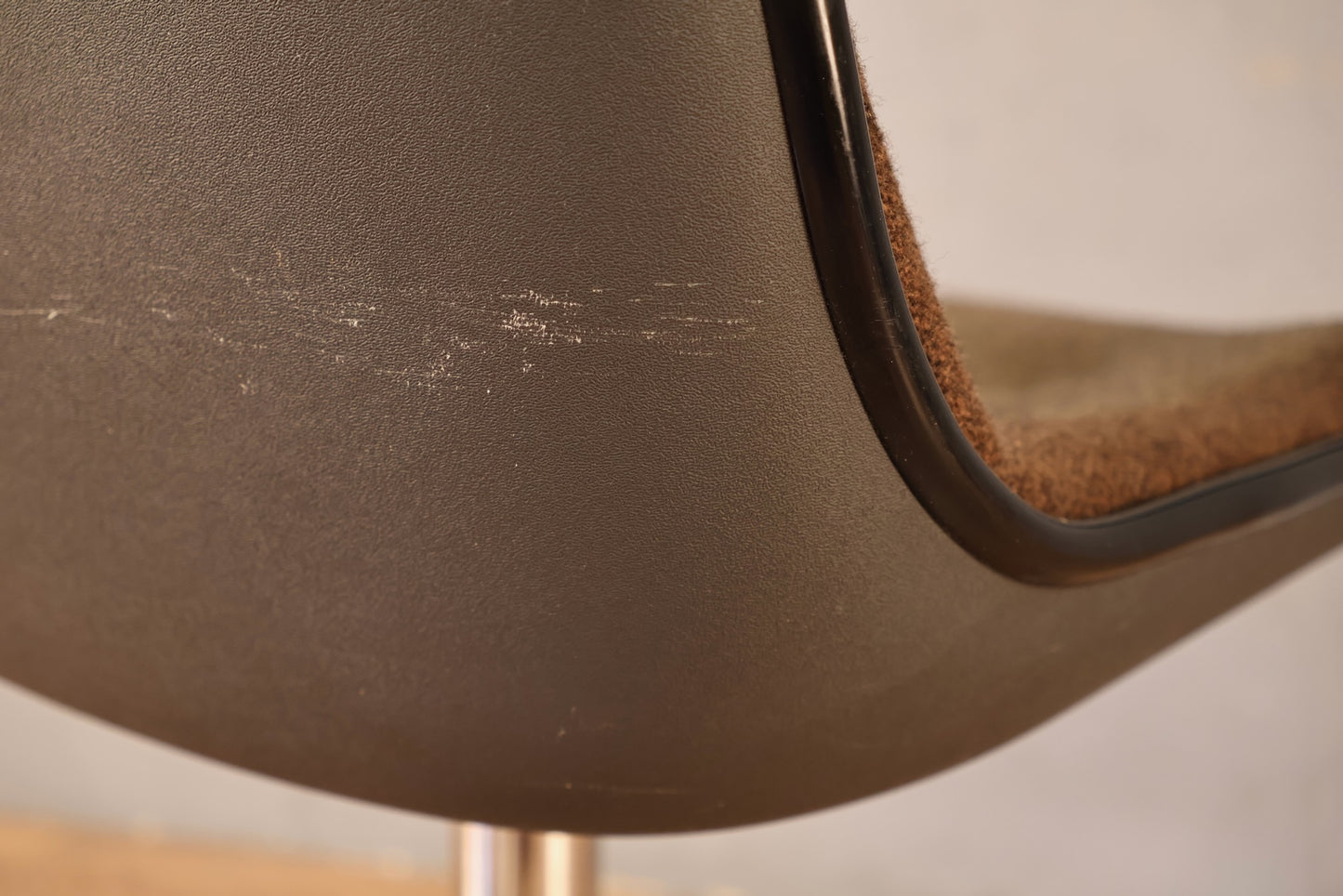 United Chrome & Nutmeg Executive Desk Chair - ONLINE ONLY