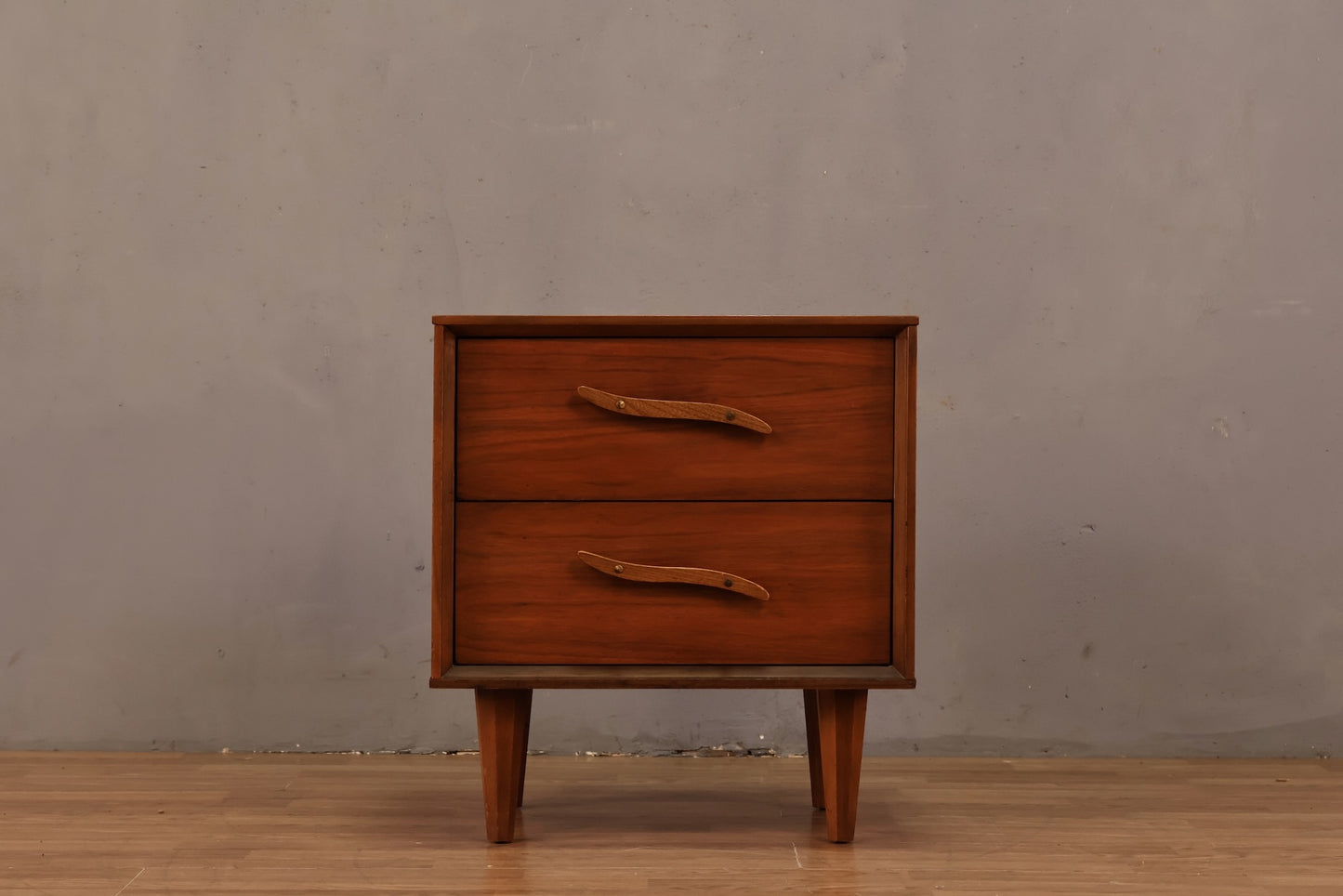Unagusta Walnut Wave 2-Drawer Nightstand