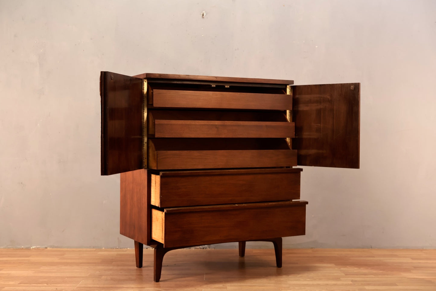 Mid Century Dark Walnut 5-Drawer Bachelor's Chest