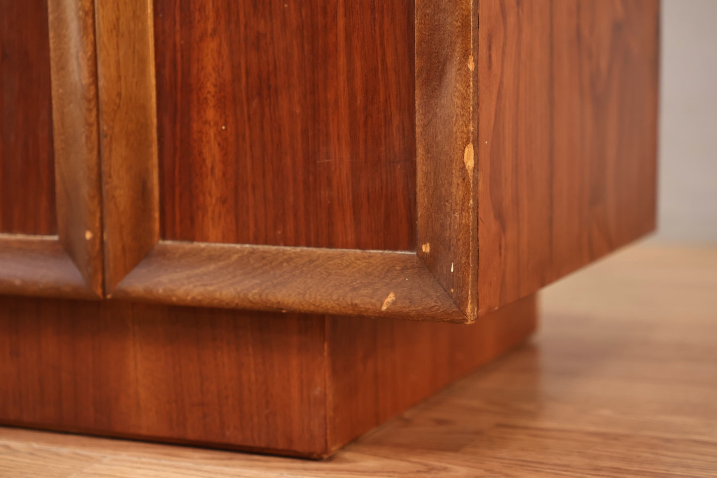 Lane Mid Century "Princess" Cedar Chest