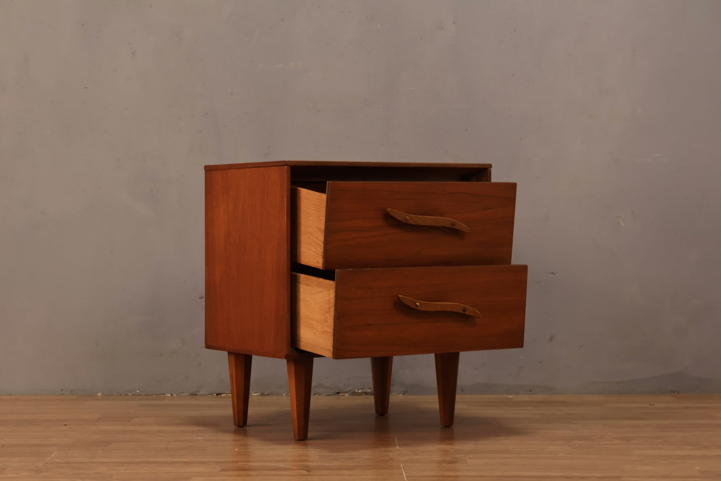 Unagusta Walnut Wave 2-Drawer Nightstand