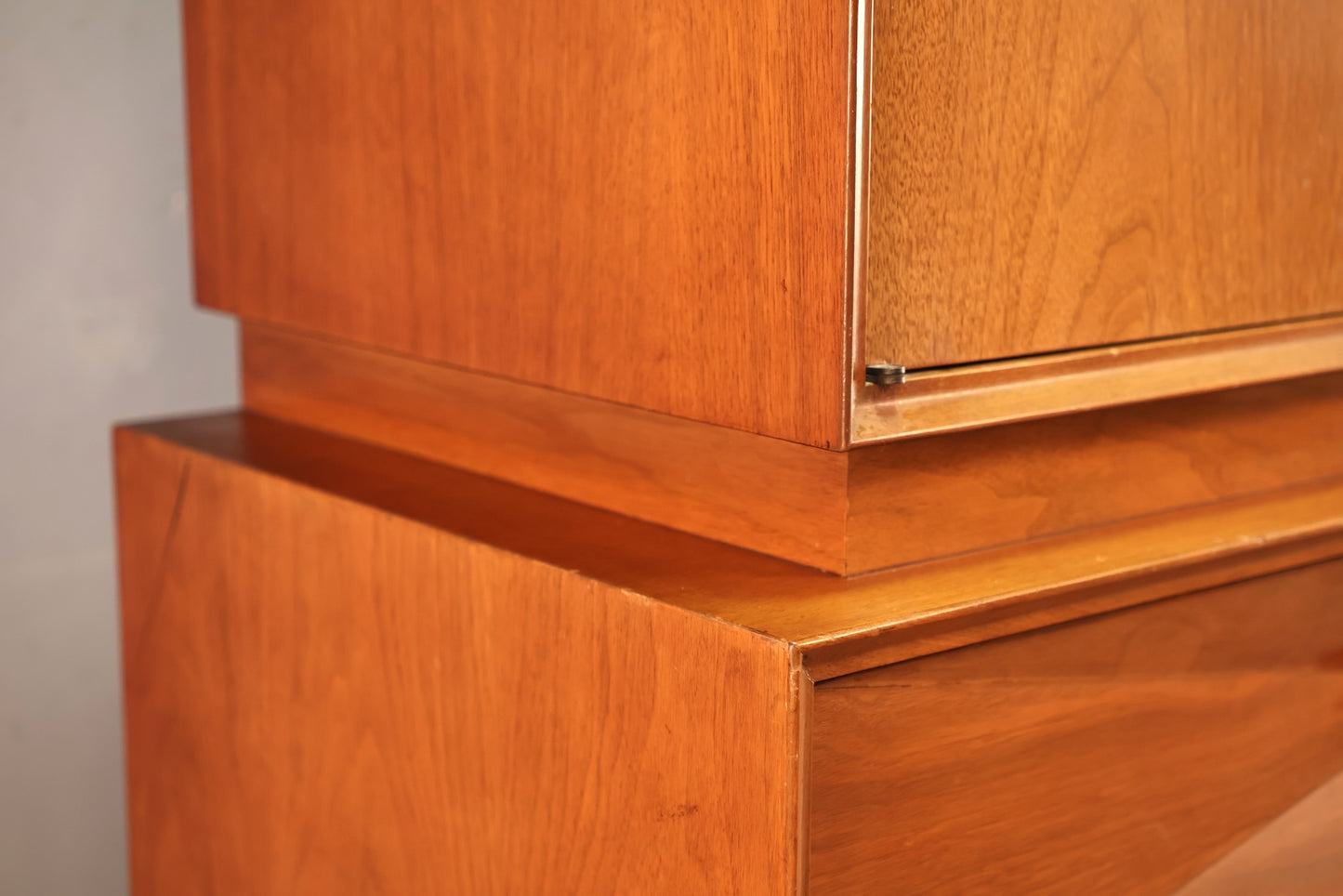 Luxe 1960s 5-Drawer Bachelor's Chest