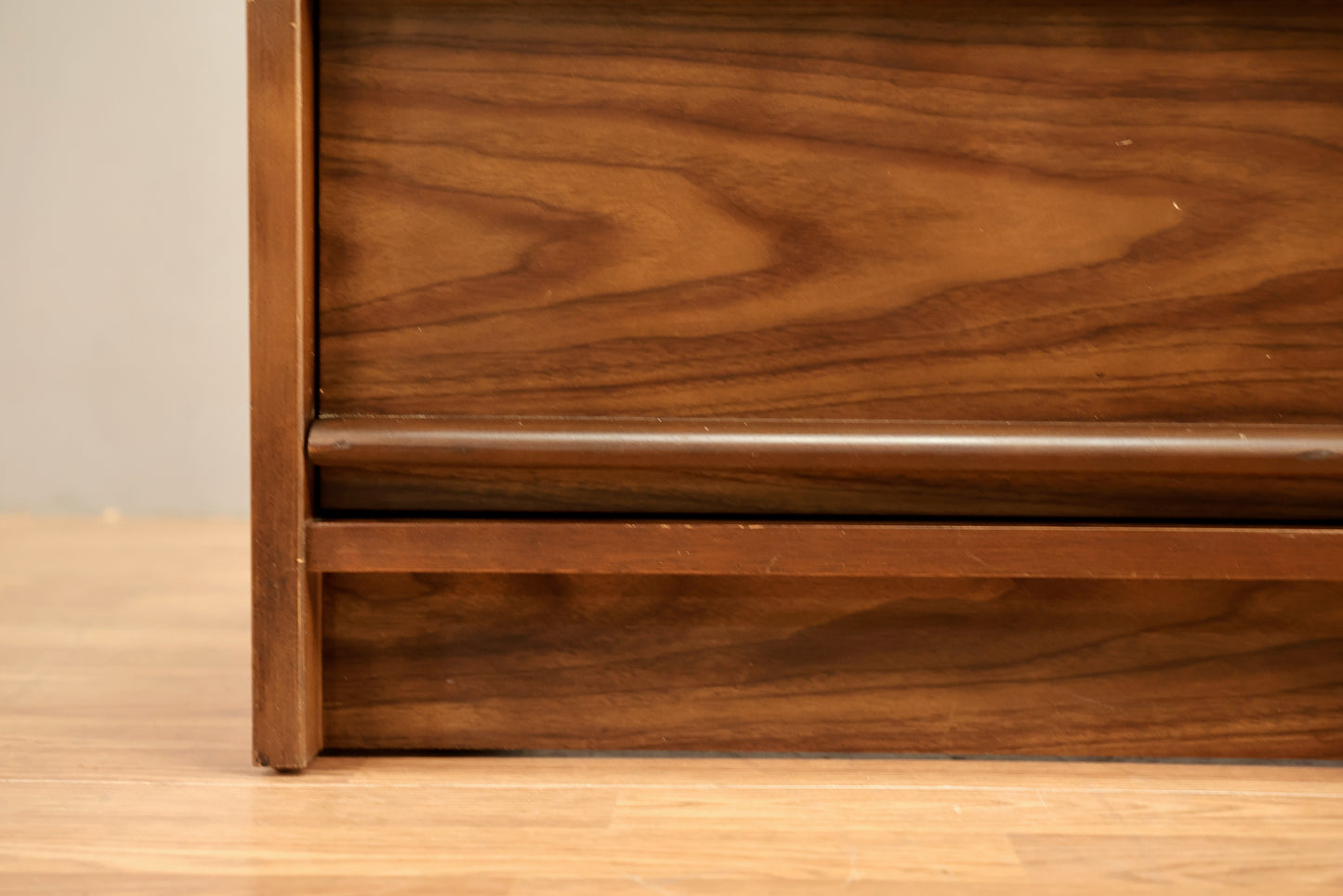 Bassett Laminate 2-Drawer Nightstand