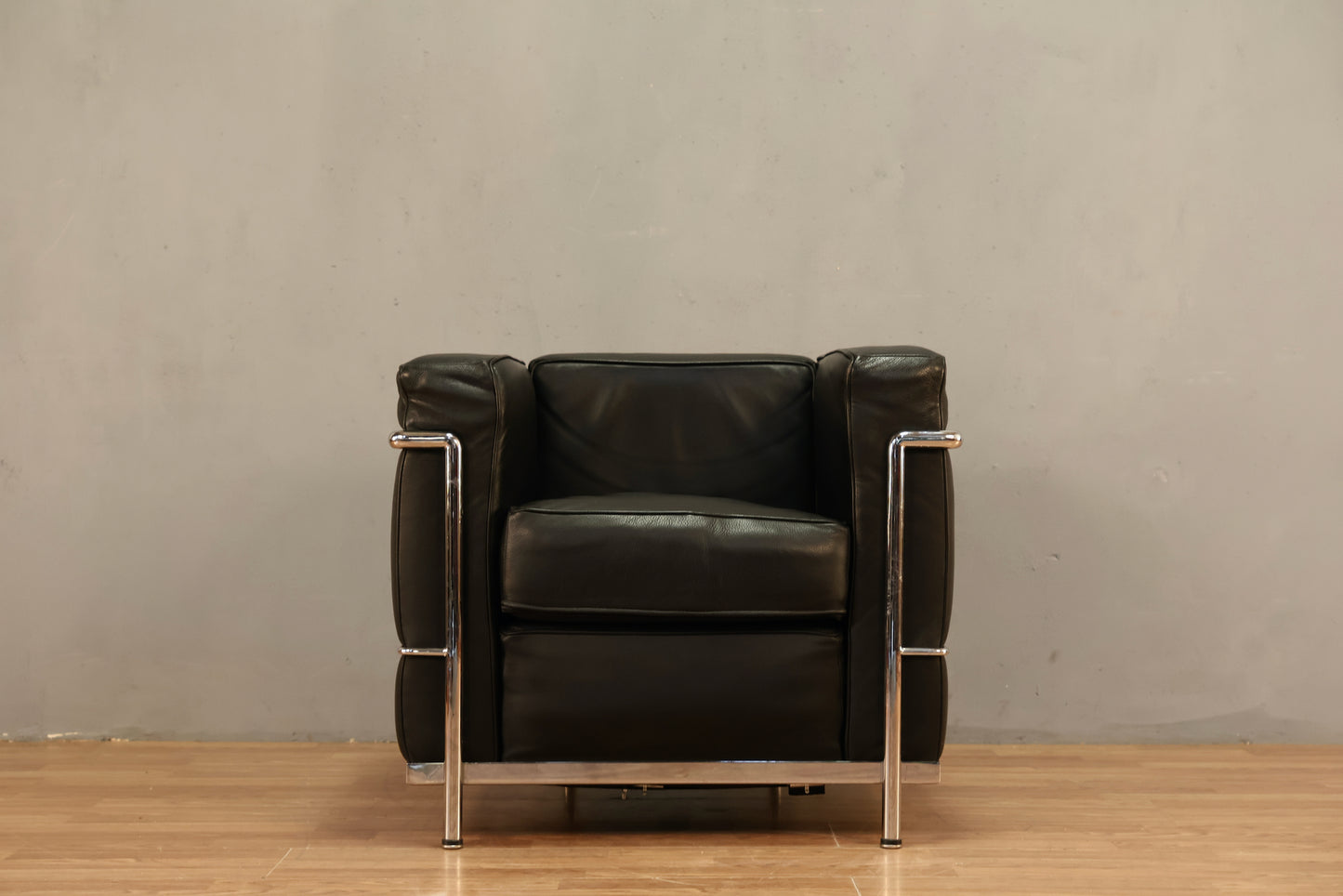 Le Corbusier-Style "Petit Modele" Club Chair