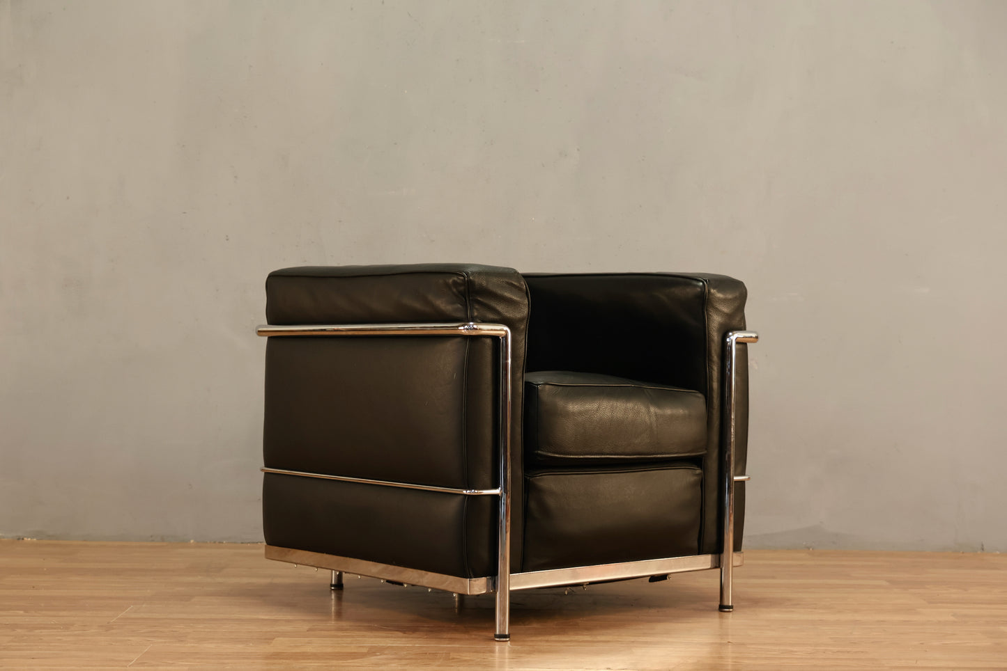 Le Corbusier-Style "Petit Modele" Club Chair