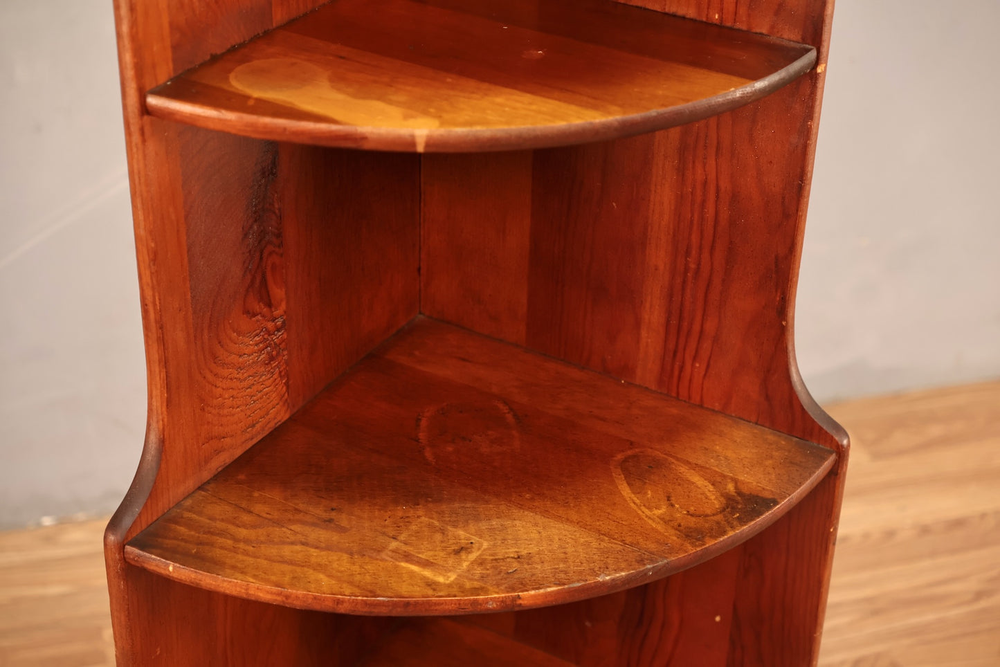 Country 5-Tier Corner Shelf