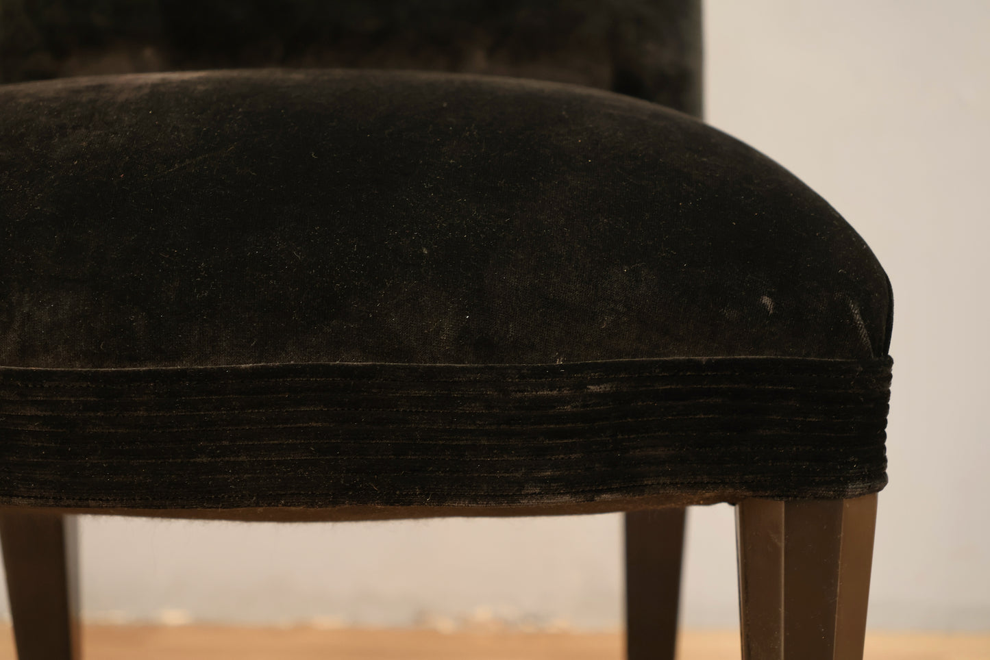 Raven Velveteen High-Back Side Chair