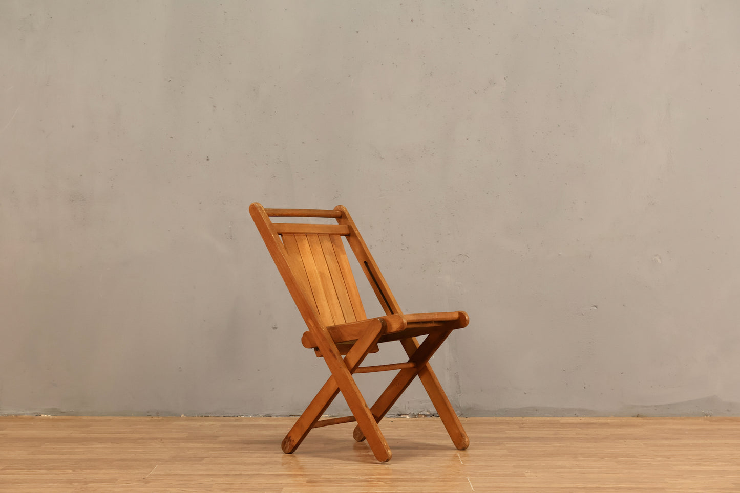 Slatted Wood Children's Folding Chair Q