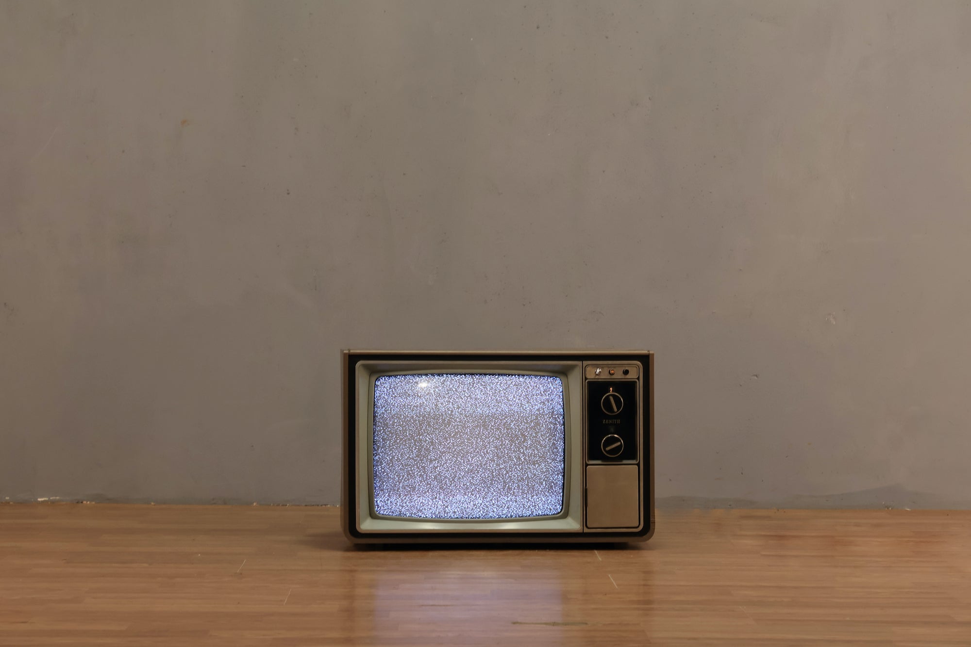 Large Zenith Woodgrain Television - ONLINE ONLY – Furnish Green