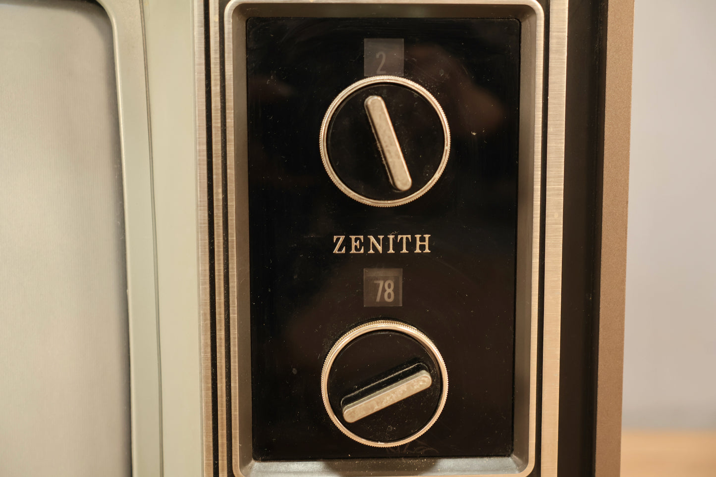 Large Zenith Woodgrain Television - ONLINE ONLY