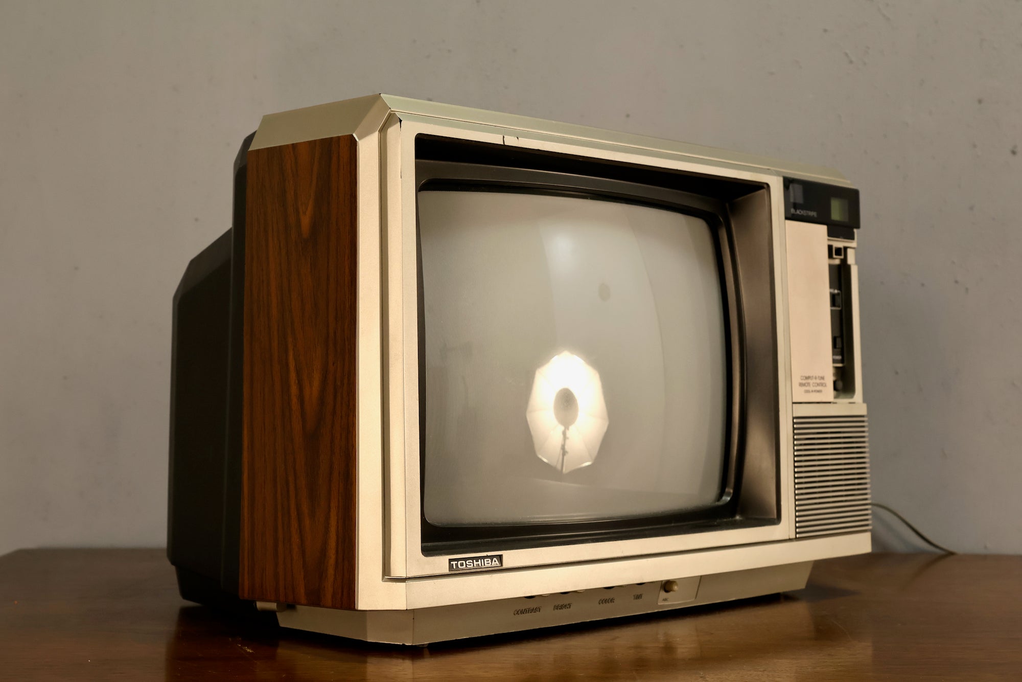 1980s Toshiba Woodgrain Television – Furnish Green