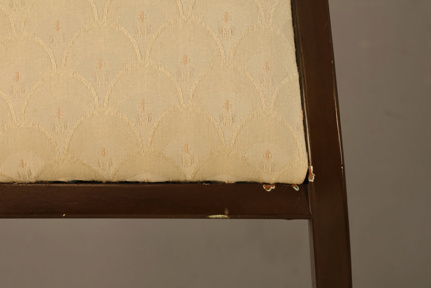 Mid Century Hourglass Ivory Side Chair