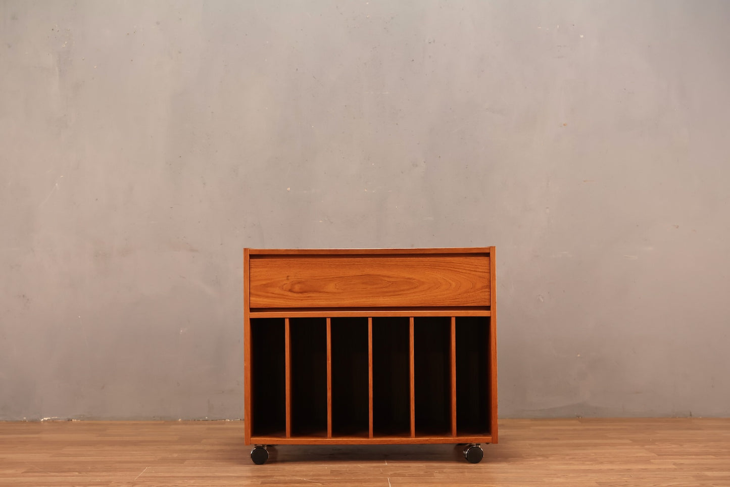 Compact Teak Rolling Record Console
