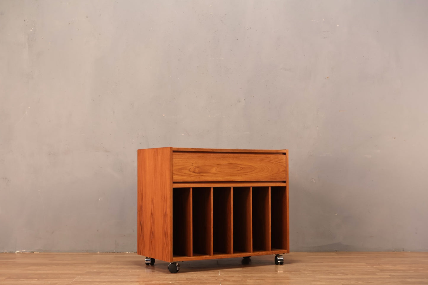 Compact Teak Rolling Record Console