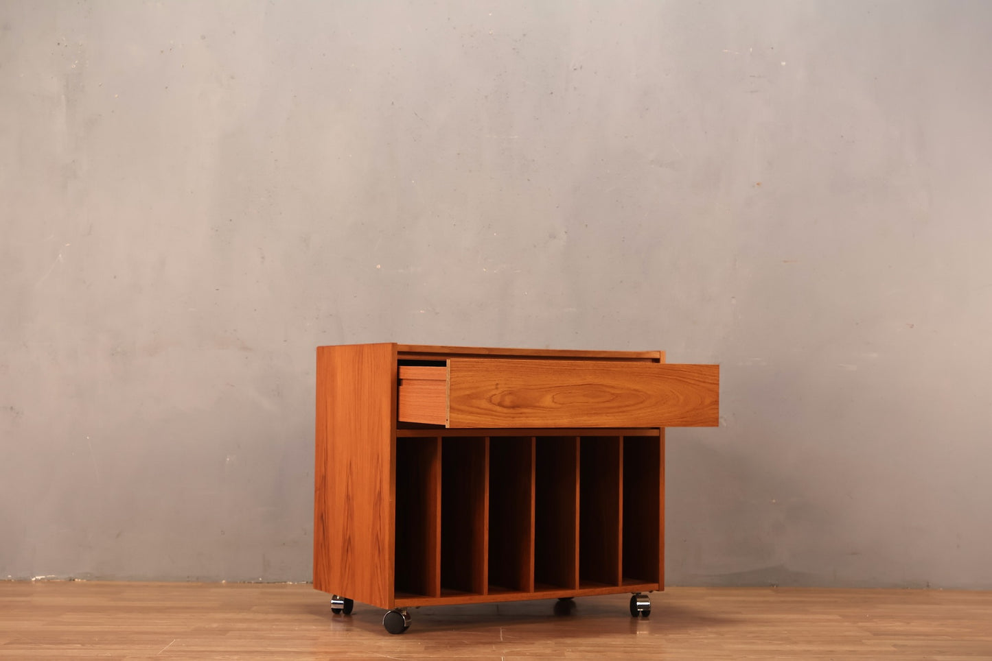 Compact Teak Rolling Record Console