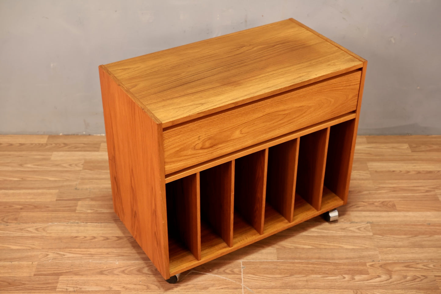Compact Teak Rolling Record Console