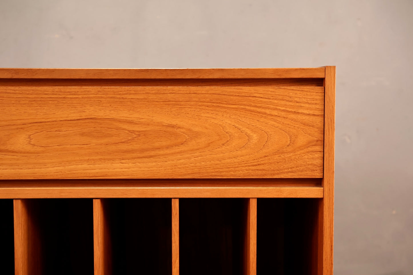 Compact Teak Rolling Record Console