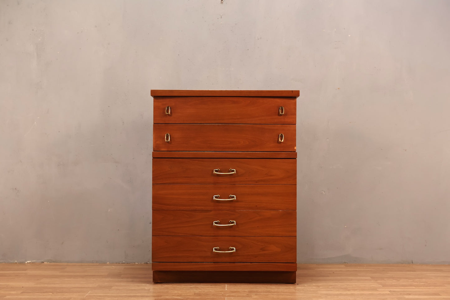 Bassett Walnut & Laminate 4-Drawer Dresser - ONLINE ONLY