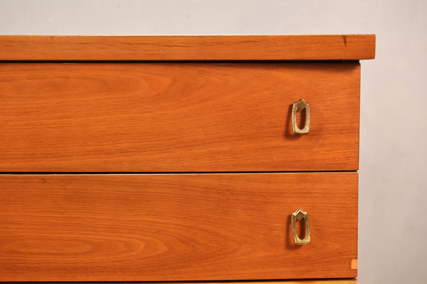 Bassett Walnut & Laminate 4-Drawer Dresser - ONLINE ONLY