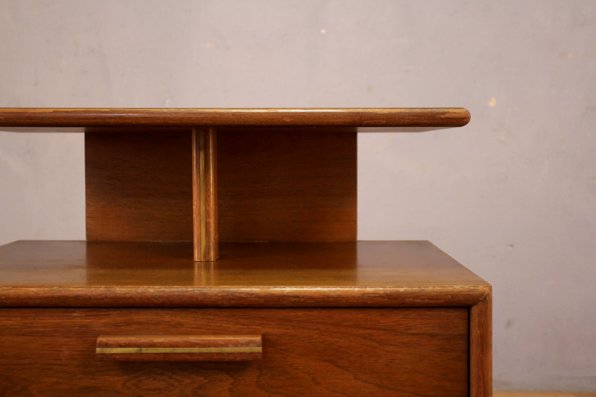 Mid Century Walnut 1-Drawer Nightstand