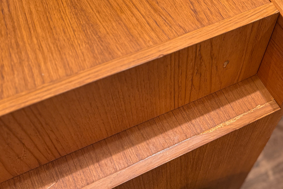 Bassett Walnut & Laminate 4-Drawer Dresser - ONLINE ONLY