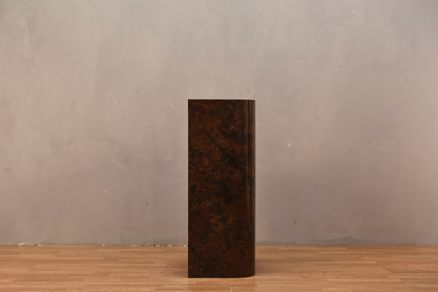 Lacquer Curved Corner Pedestal