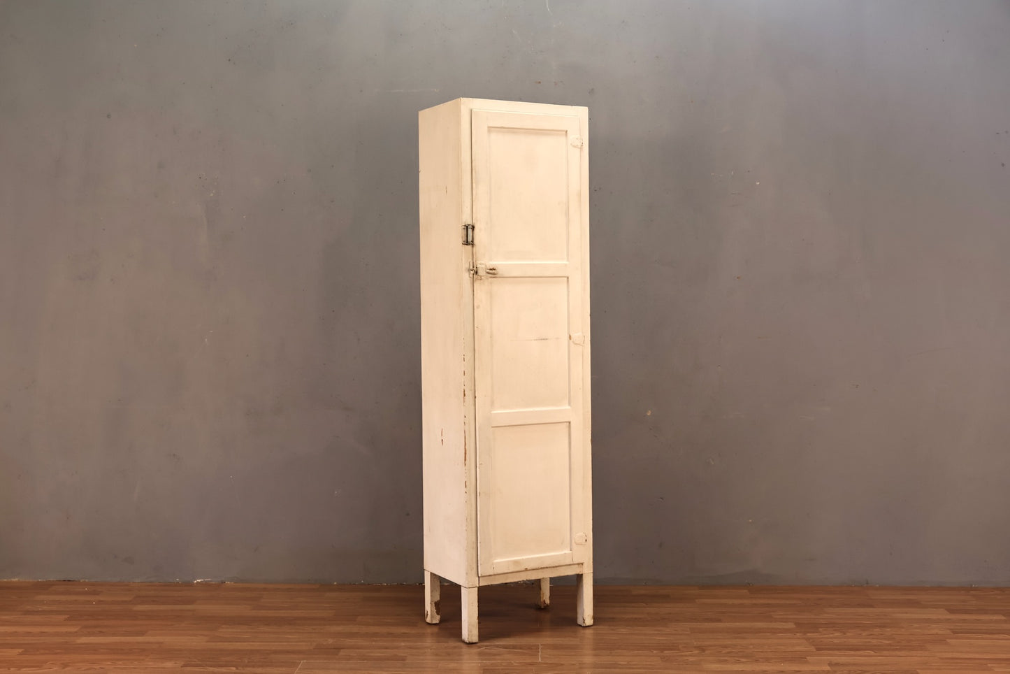 Rustic White 5-Tier Locker