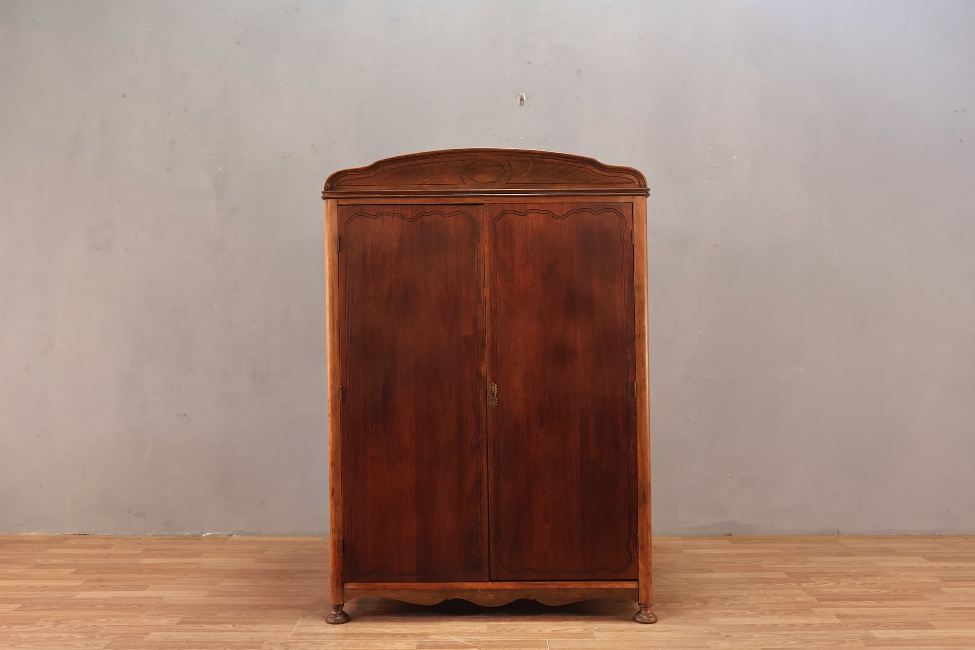 Antique Carved 4-Drawer Chifferobe – Furnish Green