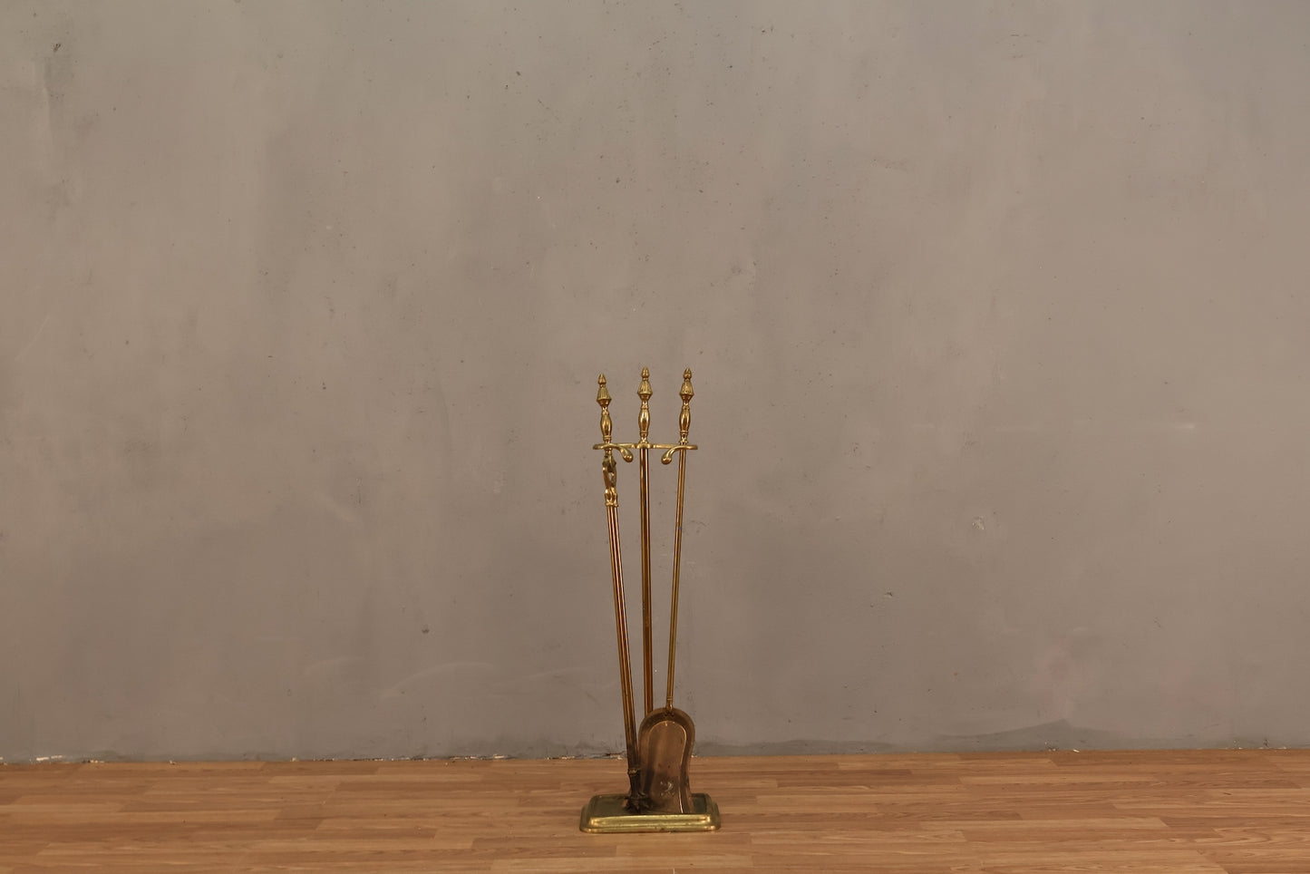 Brass 2-Piece Fireplace Set