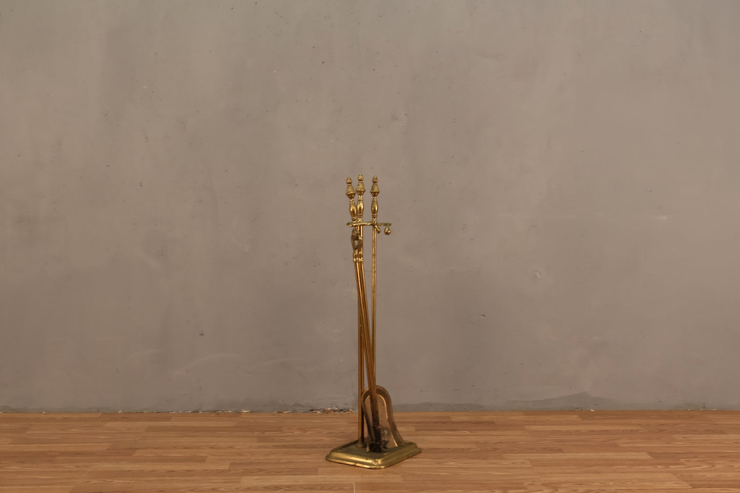 Brass 2-Piece Fireplace Set
