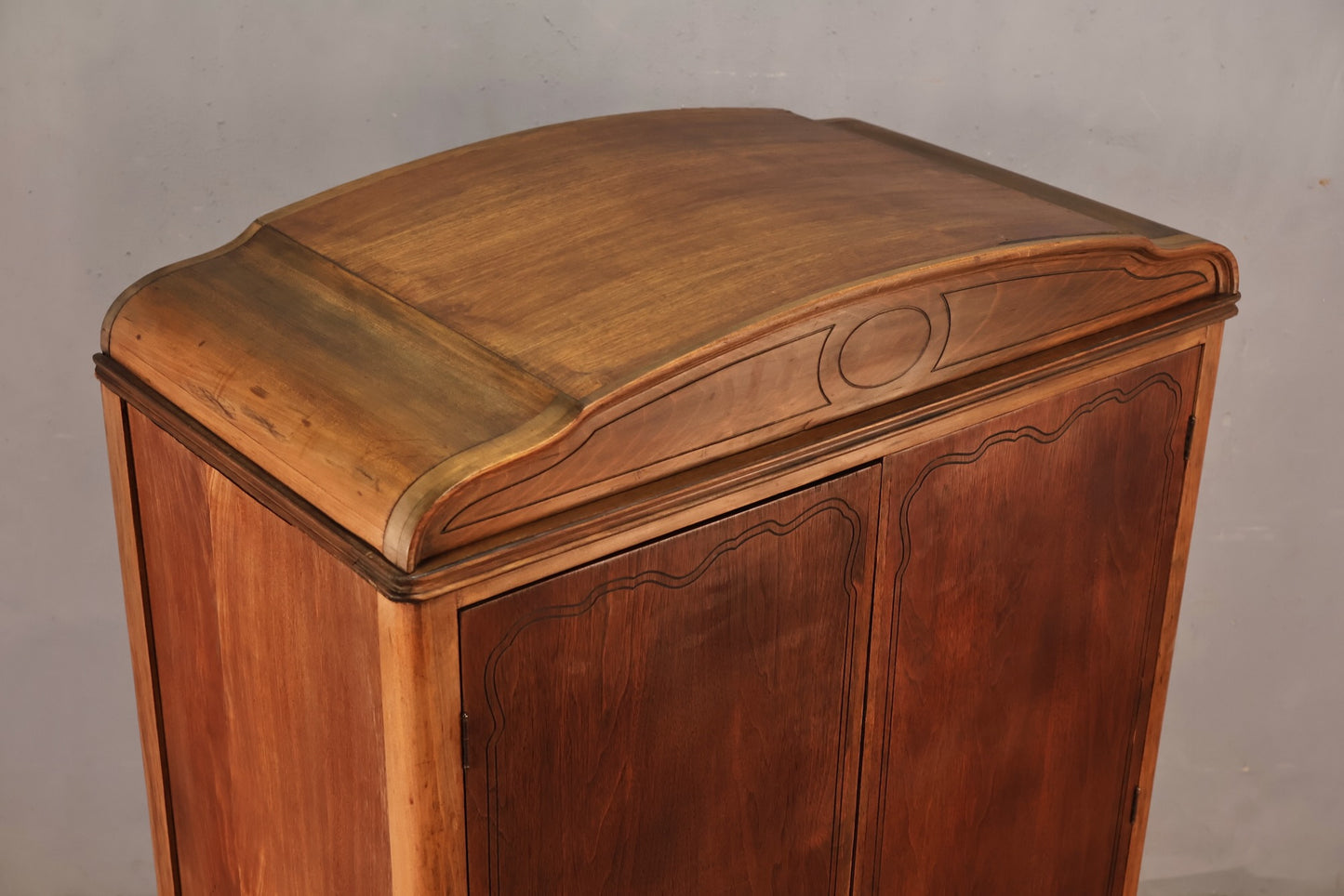 Antique Carved 4-Drawer Chifferobe
