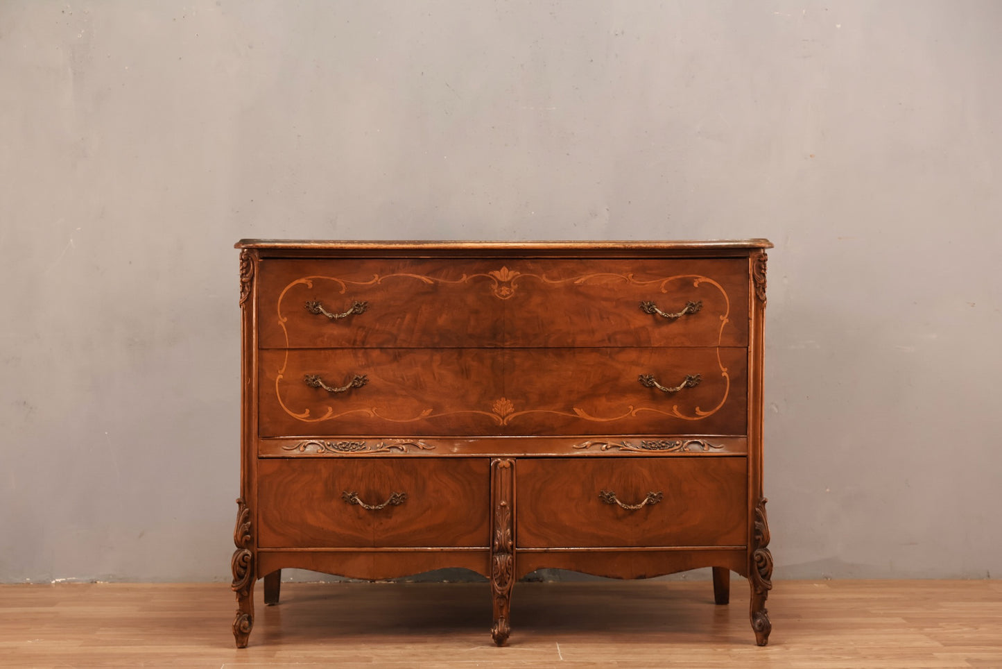 Ornate Inlaid 4-Drawer Dresser