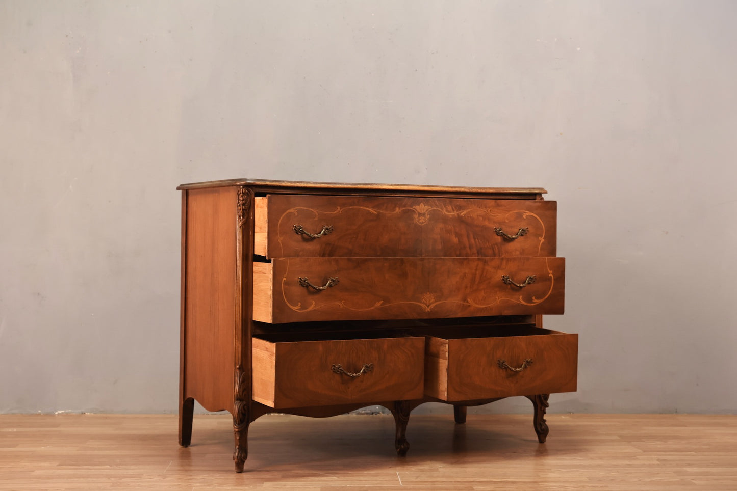 Ornate Inlaid 4-Drawer Dresser