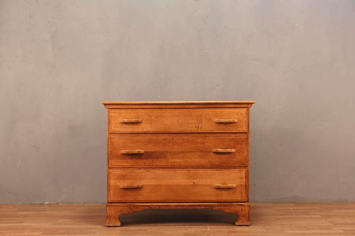 Country Pine 3-Drawer Dresser