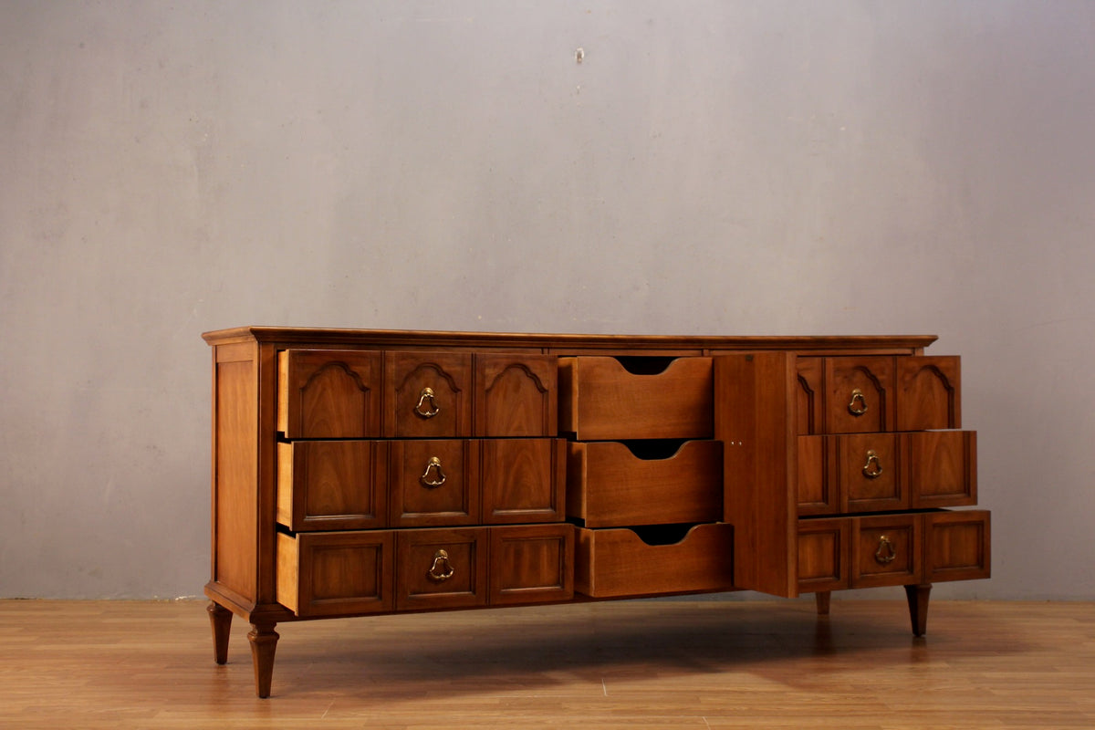 Thomasville Walnut & Burl 9-Drawer Dresser