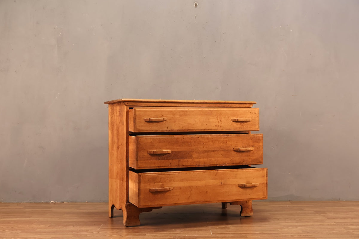 Country Pine 3-Drawer Dresser