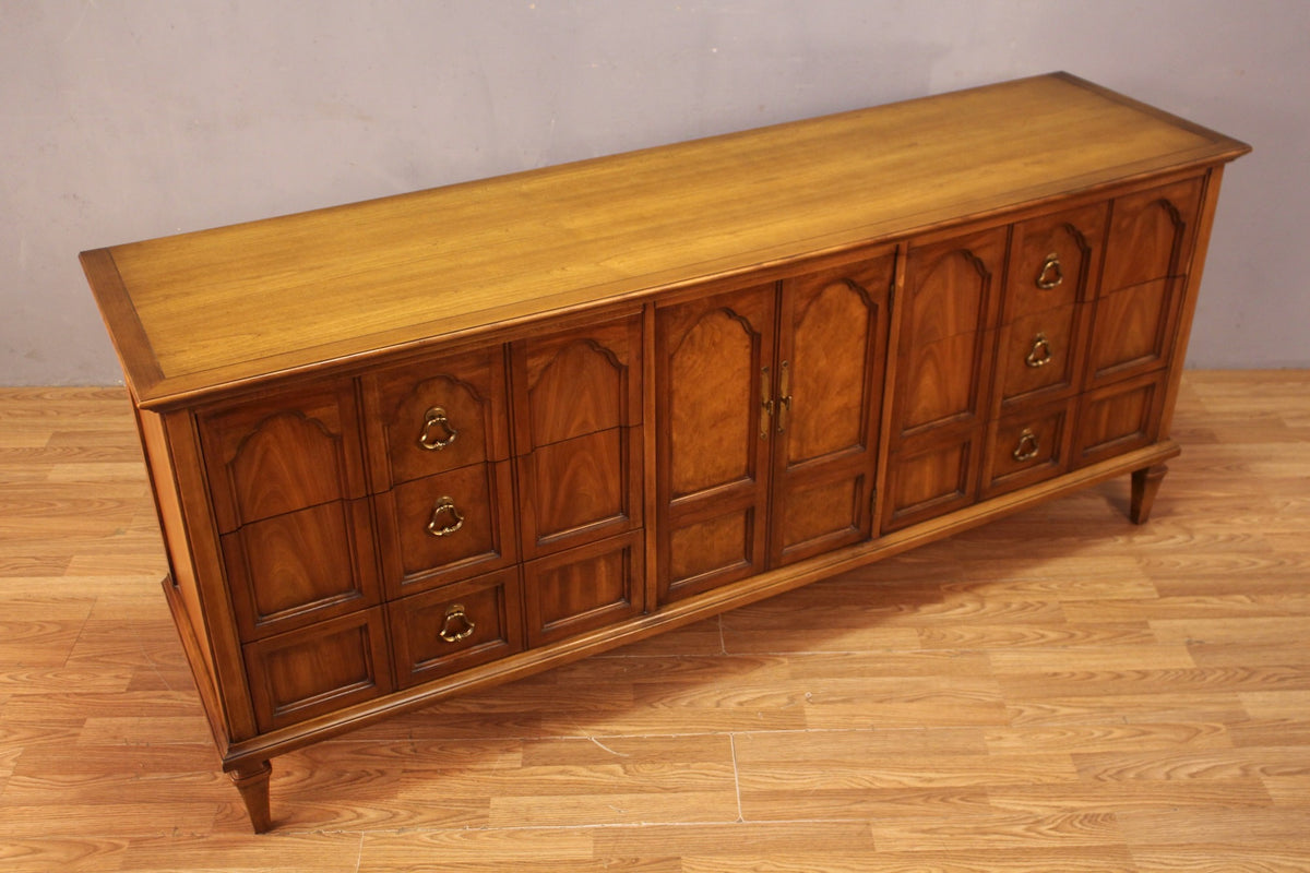Thomasville Walnut & Burl 9-Drawer Dresser
